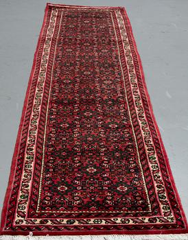 A RUNNER, Hosenabad, ca 302 x 72 cm.