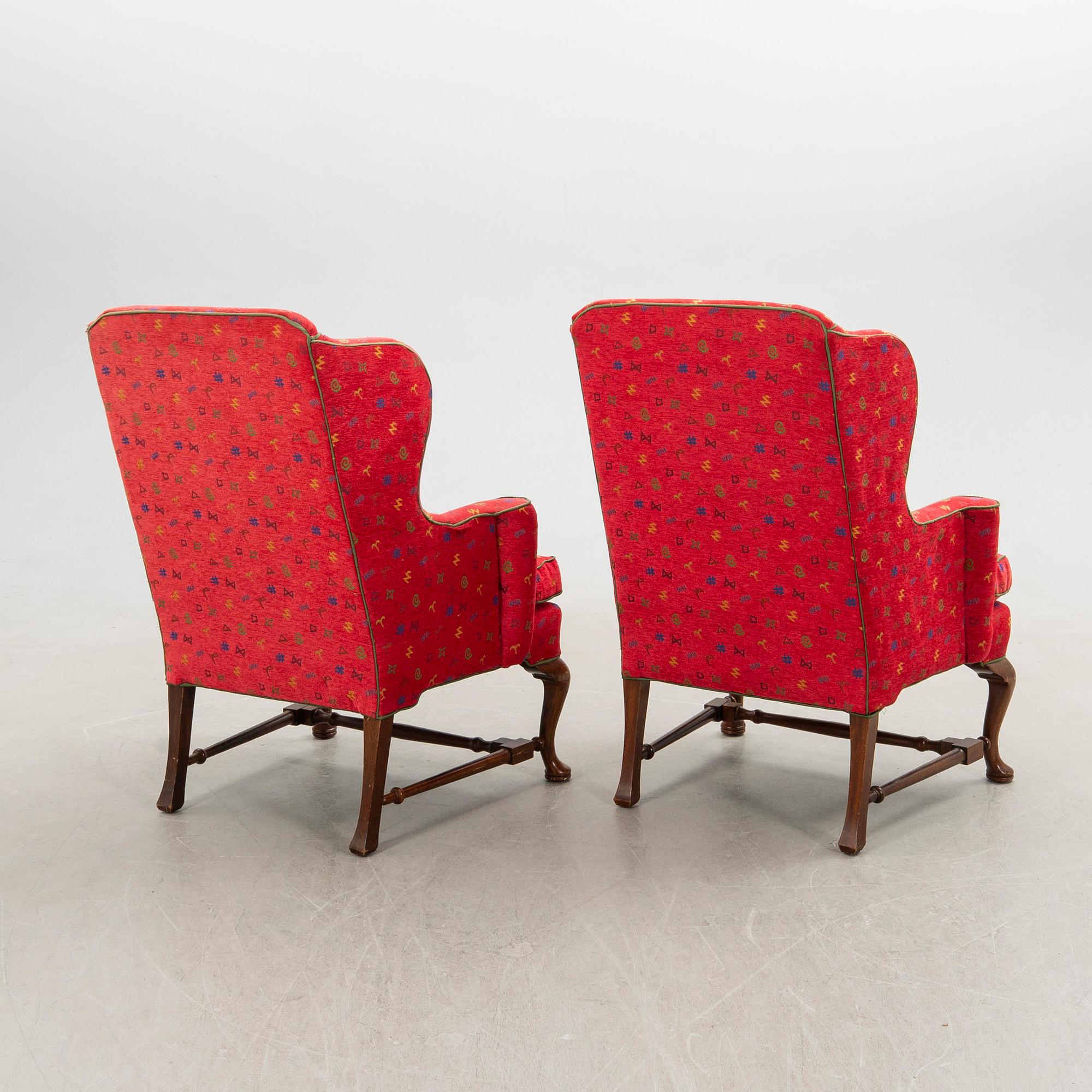 Armchairs, a pair in Queen Anne style, 20th century.