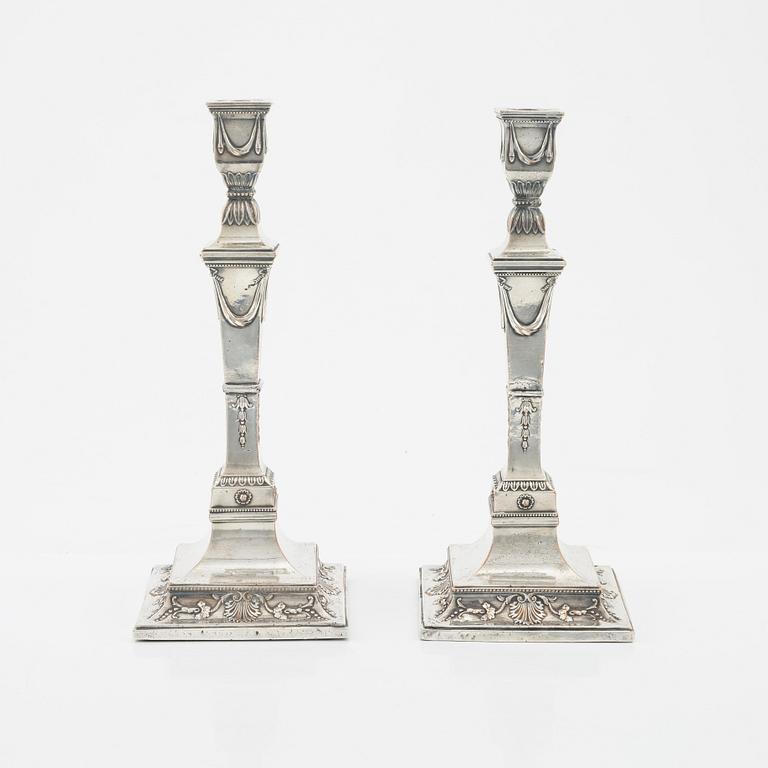 Ljusstakar, ett par, pläter, Louis XVI-stil, omkring 1900.