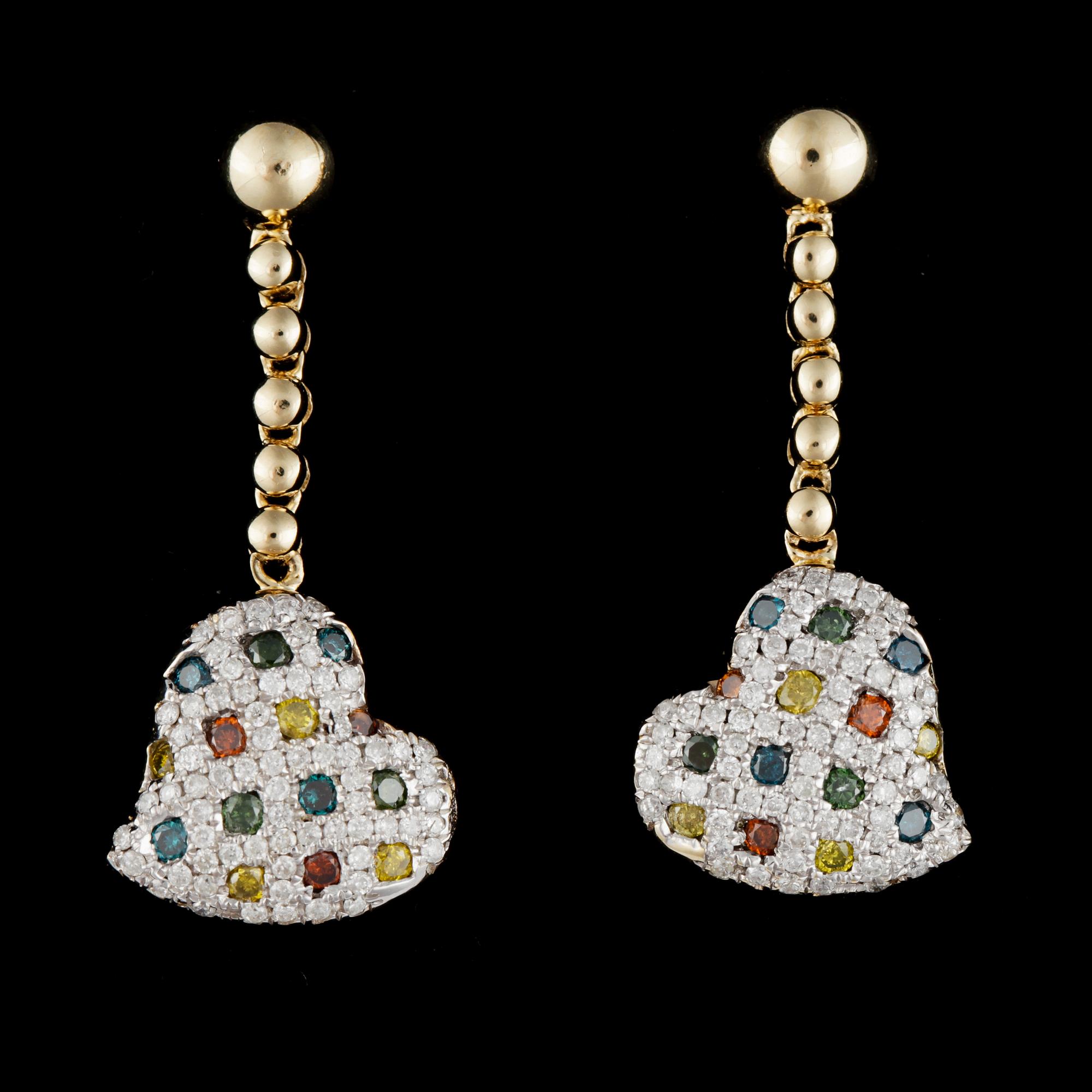 ÖRHÄNGEN, ett par, 14k guld med olikfärgade briljantslipade diamanter. Vikt 6,3g.