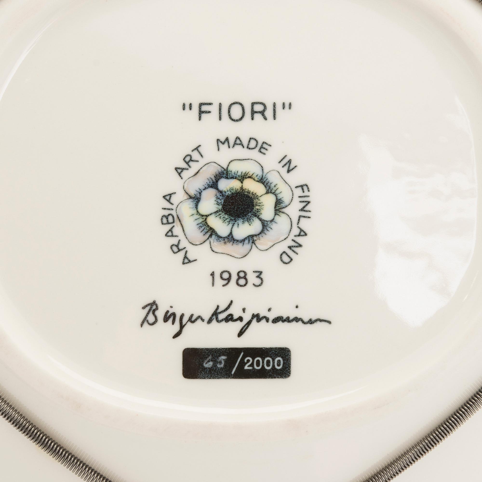 Birger Kaipiainen, Fat, "Fiori", keramik, märkt Birger Kaipiainen, Arabia Art made in Finland 1983, 65/2000.