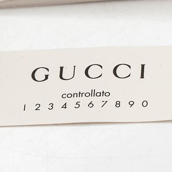 Gucci, örhängen, 18K vitguld och bergskristall.