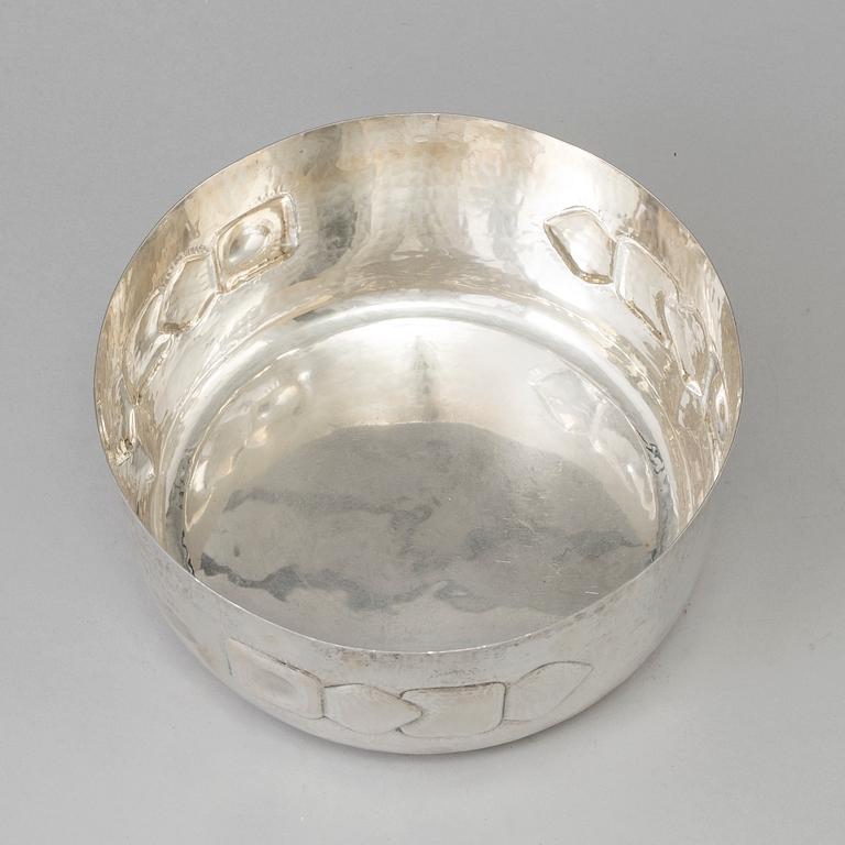 A late 20th silver bowl, presumably sothern europe.