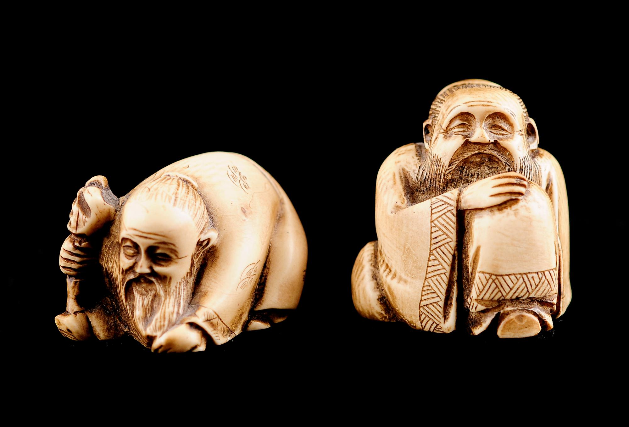 NETSUKE, 2 st, ben, orientaliska, 1800-/1900-tal.
