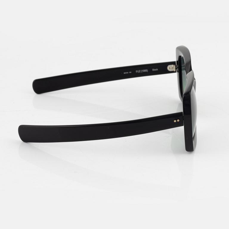 Oliver Goldsmith, solglasögon, "Fuz".