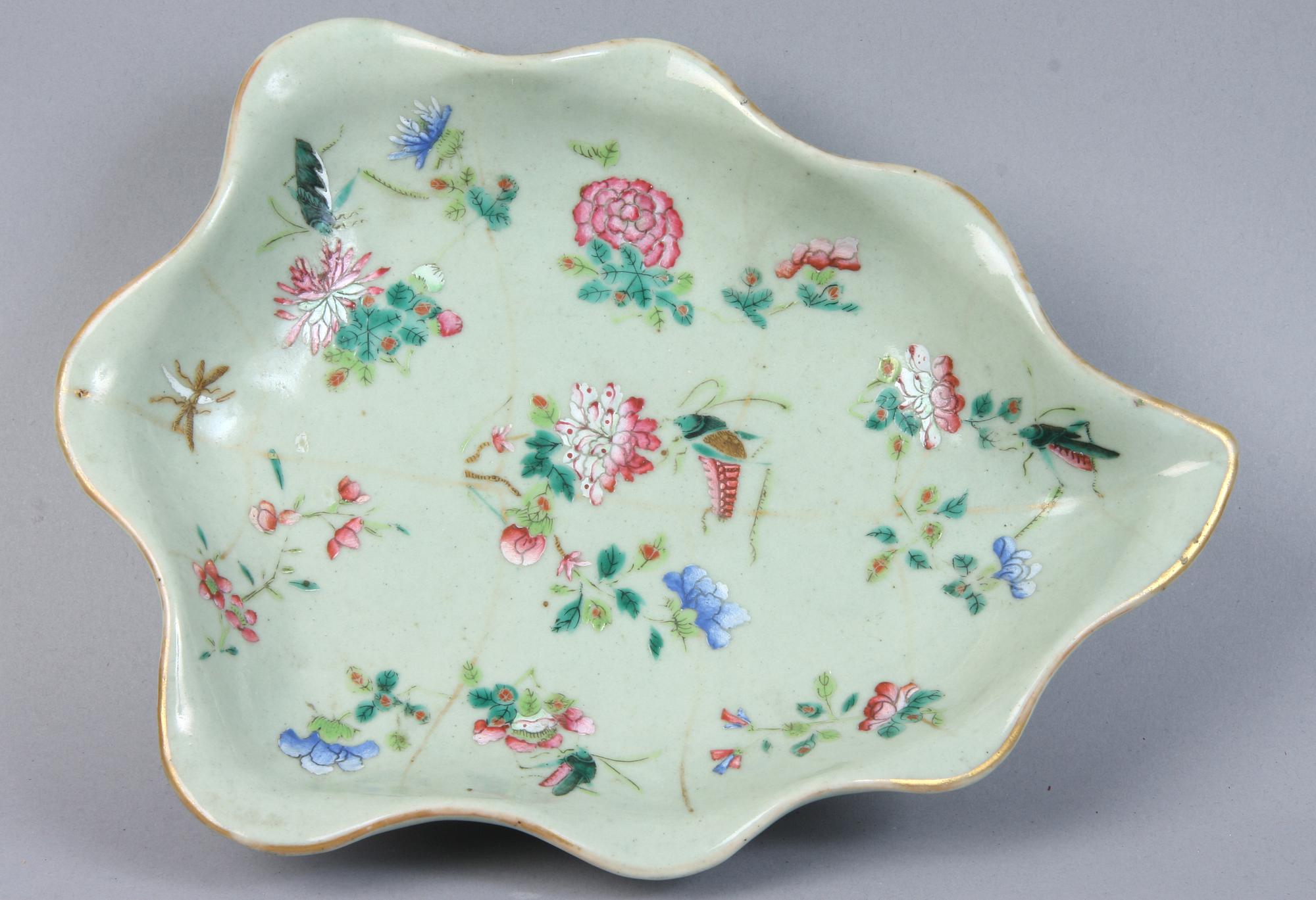 UPPLÄGGNINGSFAT, 2 st, porslin, Kina, 1800/1900- tal.