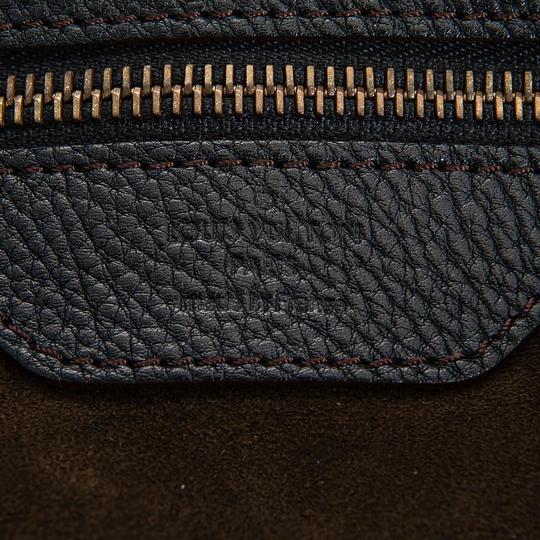 Louis Vuitton, "Mahina XL" laukku.