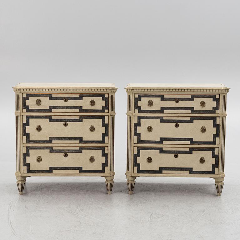 Byråer, ett par, gustaviansk stil, 1900-tal.