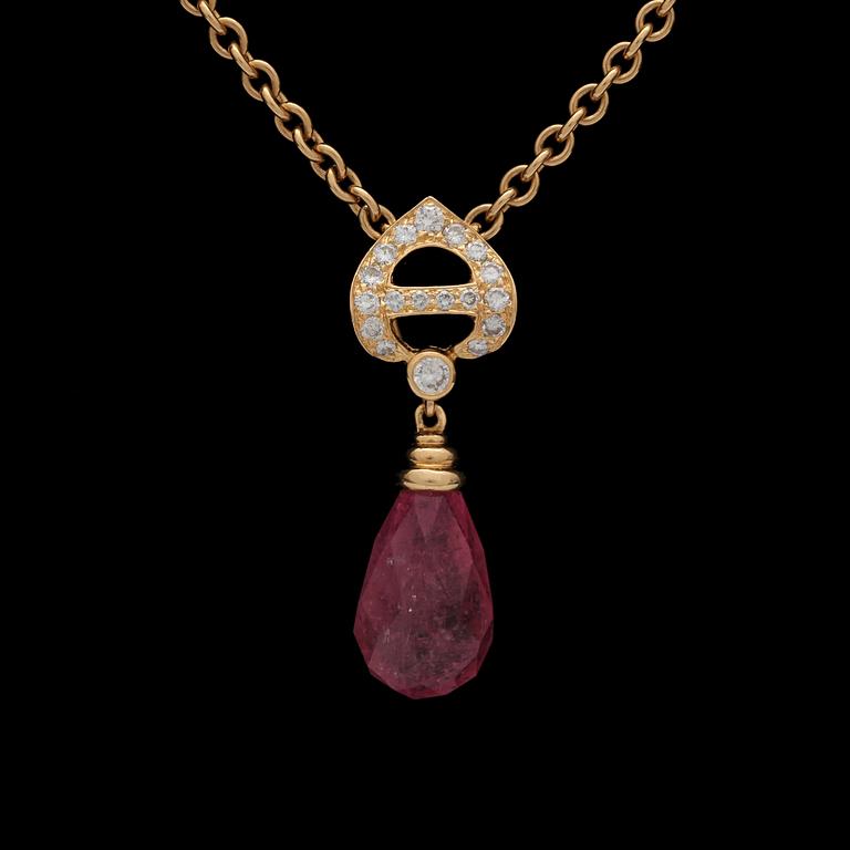 SET, örhängen och hänge, turmaliner 25 ct med briljantslipade diamanter, tot. 1.50 ct. C Denevue.