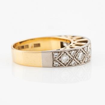 Ring in 18K gold and brilliant-cut diamonds.