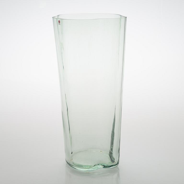 Alvar Aalto, vas,  signerad Alvar Aalto 100 1998 Iittala 1528/1998.