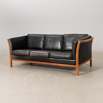 Soffa, Stouby Möbler, troligen "Eva", Danmark, 1900-talets senare del.