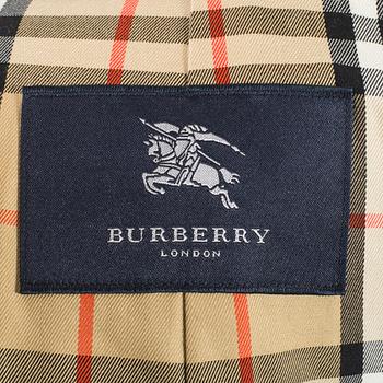 BURBERRY trenchcoat troligen Herr Small . För Japansk marknad.