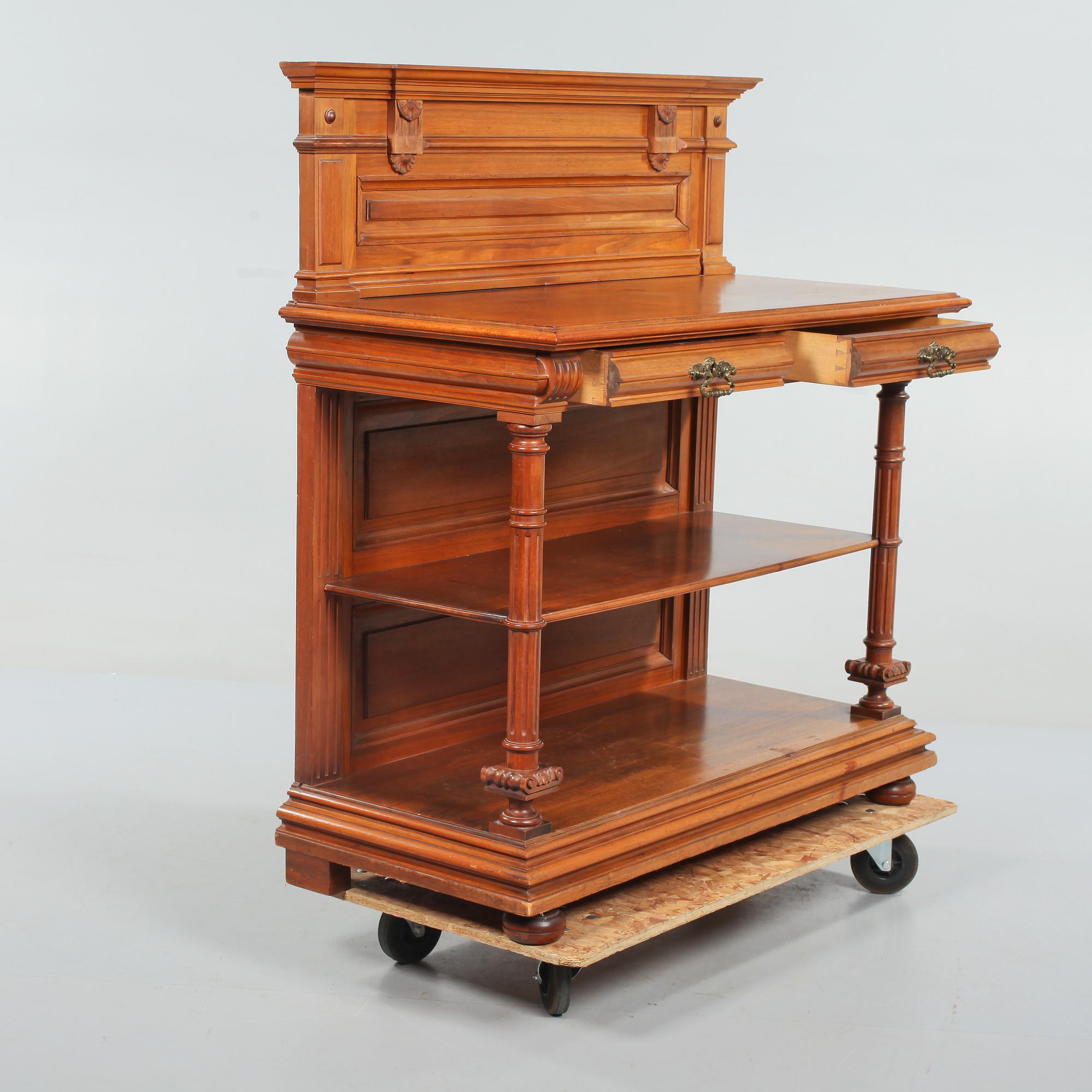 SIDEBOARD, nyrenässans, sent 1800-tal.