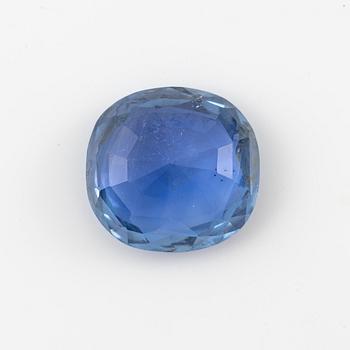 A loose sapphire in a fitted case from 1928.