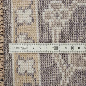 A CARPET, Jaipur, ca 307 x 241 cm.