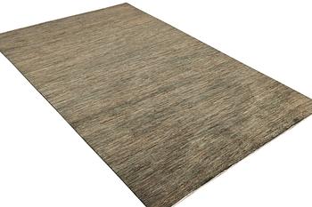 A Modern Design Ziglar carpet, a. 302 x 192 cm.