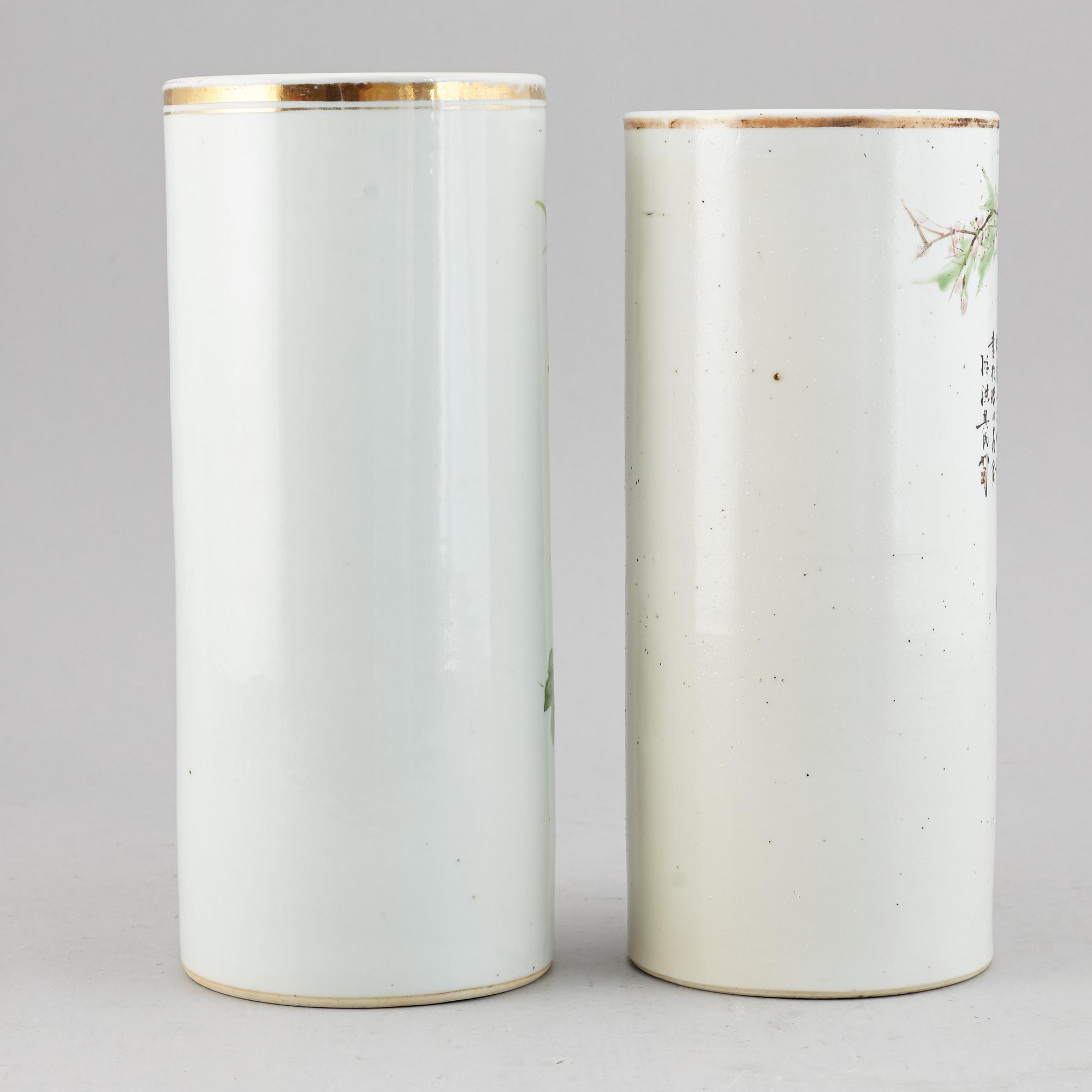 Two Chinese famille rose hat stands, 20th century.