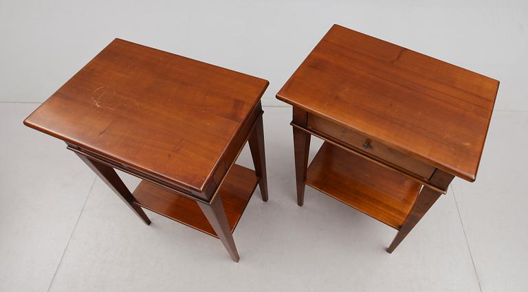 SÄNGBORD, 1 par, Richelieu, Frankrike, 1900-talets andra hälft.