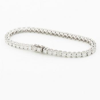 Tennis bracelet 18K white gold with brilliant-cut diamonds.