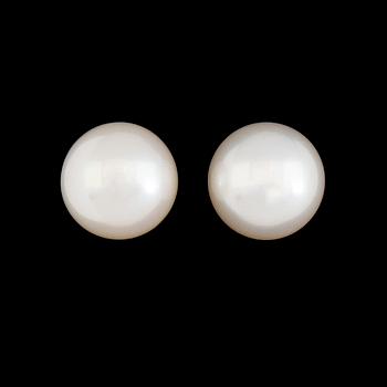 ÖRHÄNGEN, 1 par, 14K vitguld, odlade sötvattenpärlor.