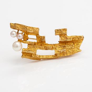 Björn Weckström, An 18K gold and cultured pearls brooch "Bow of Argo". Lapponia.