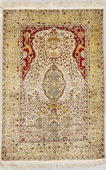 Matta, Old Hereke silke, ca 178 x 119 cm.