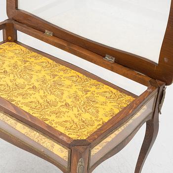 Display table, Louis XV style, from around the year 1900.