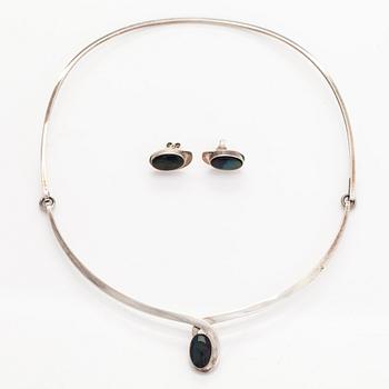 Kaunis Koru, collier och örhängen, spektrolit, silver, 1992.