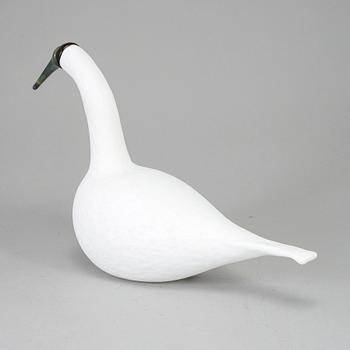 OIVA TOIKKA, a glass bird "Whooper swan" signed O. Toikka  Nuutajärvi 3800 2012.