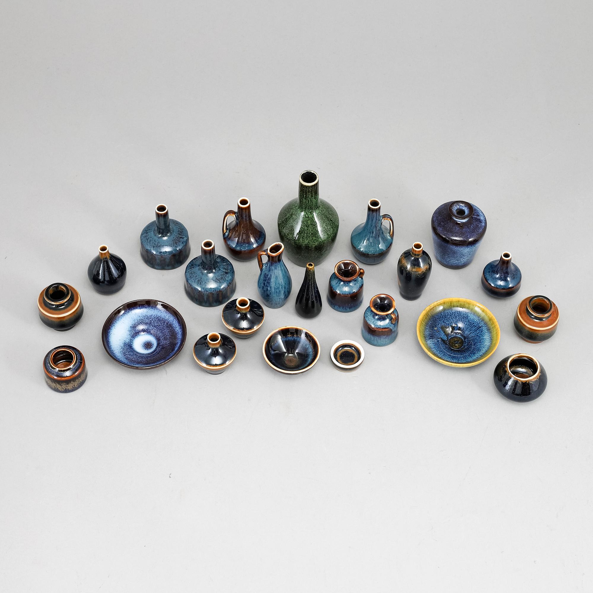 CARL-HARRY STÅLHANE, a set of 22 stoneware miniature vases and bowls, Rörstrand.