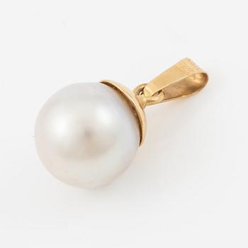 Pendant, 18K gold and pearl.