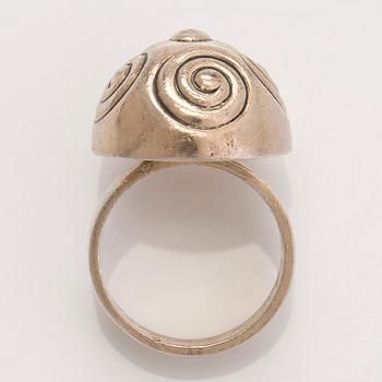 Halsband, armband och ring, "Skatten från Halikko", silver. Kalevala Koru, Helsingfors 1967 och 1970.