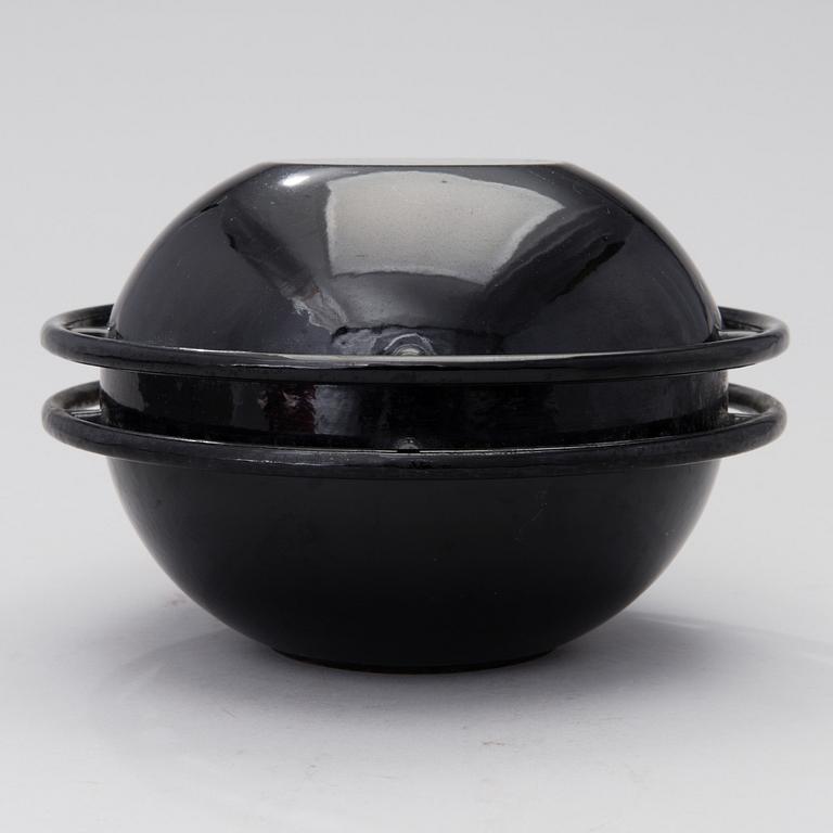 A 1960´S ENAMELED CAST IRON SATURNUS CASSEROLE BY ROSENLEW.