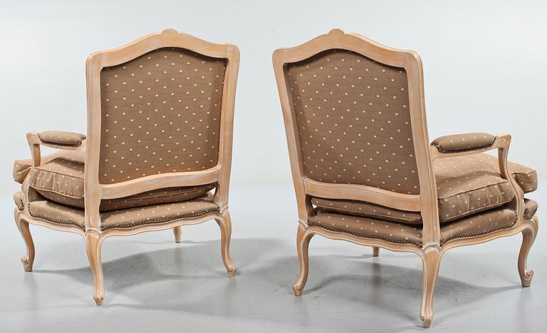 FÅTÖLJER, ett par, rokokostil, 2000-tal.