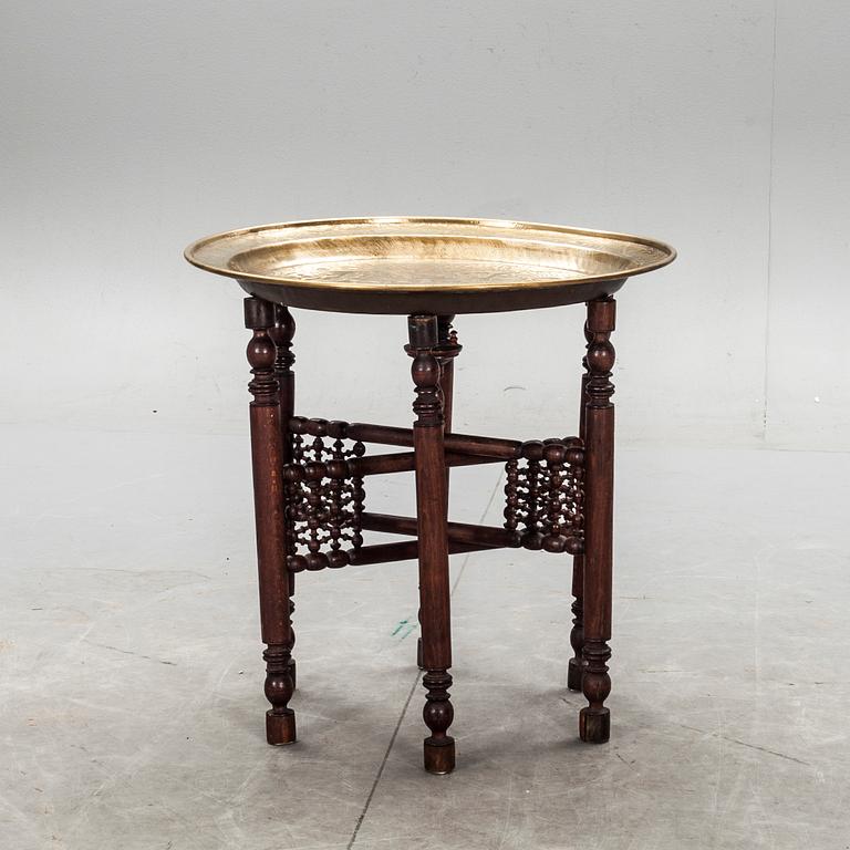 RÖKBORD, orientaliskt, 1900-tal.