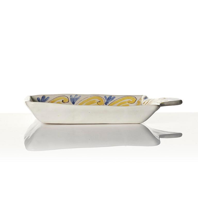 Birger Kaipiainen, a glazed ceramic dish, Arabia, Finland 1940s.