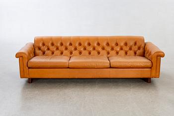 Karl Erik Ekselius, soffa , skinn, Chesterfield-modell.