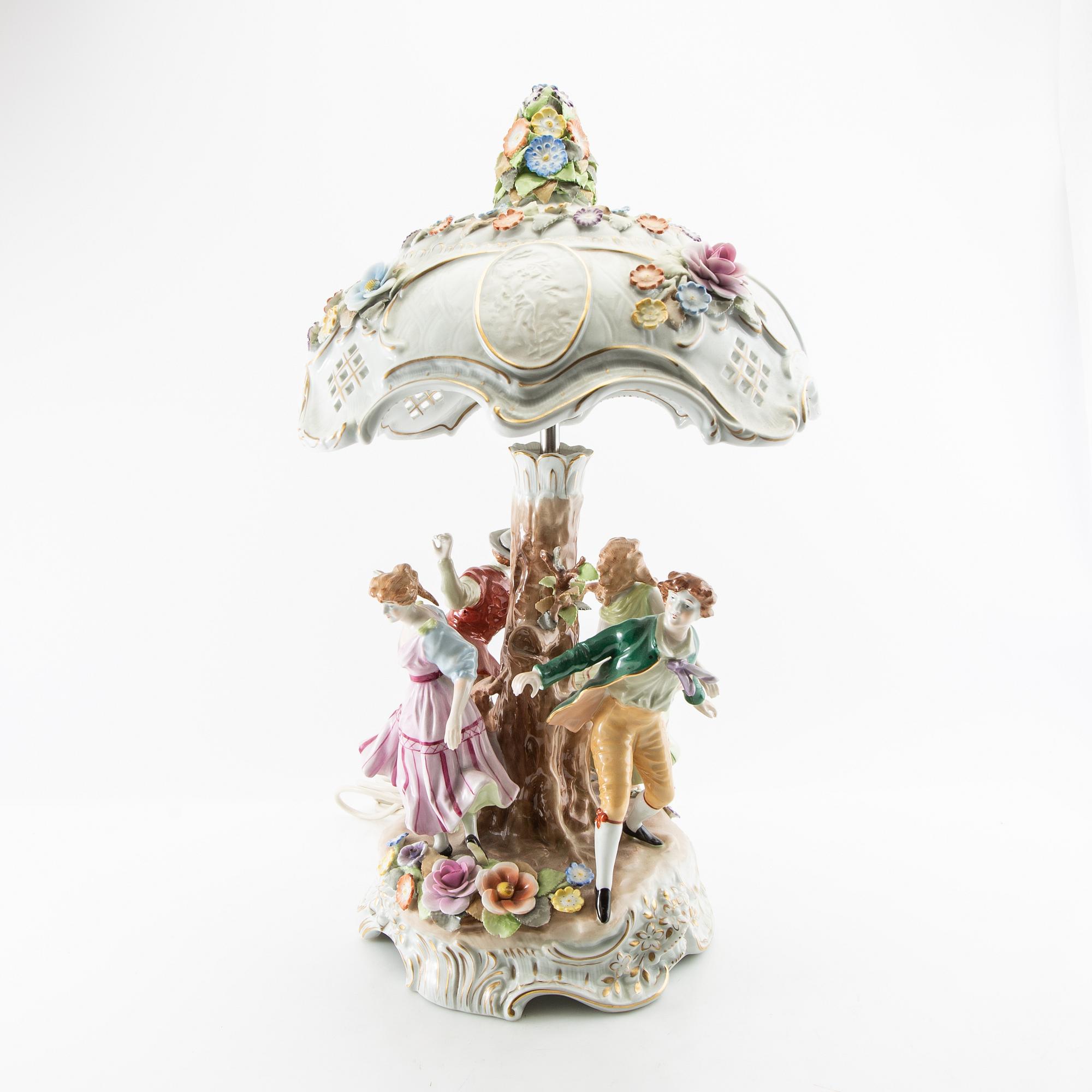 Bordslampa Rokoko-stil PlaueTyskland 1900-talets mitt porslin.