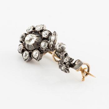 Brooch in the form of a flower, gold and silver with old-cut diamonds, 19th century.