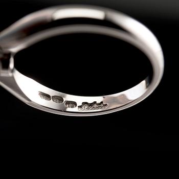 A RING, brilliant cut diamond 0.50 ct W/vs. 14K white gold. Silvan Helsinki 2010.