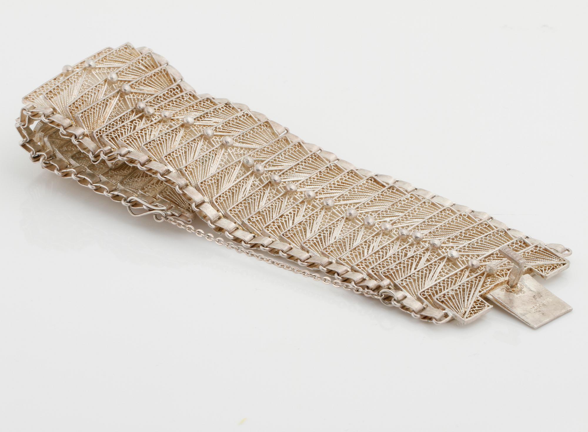 ARMBAND.