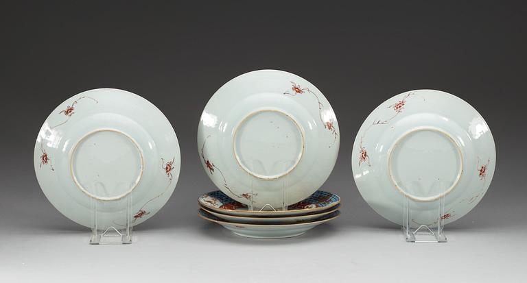 A set of six imari dishes, Qing dynasty, early 18th century.