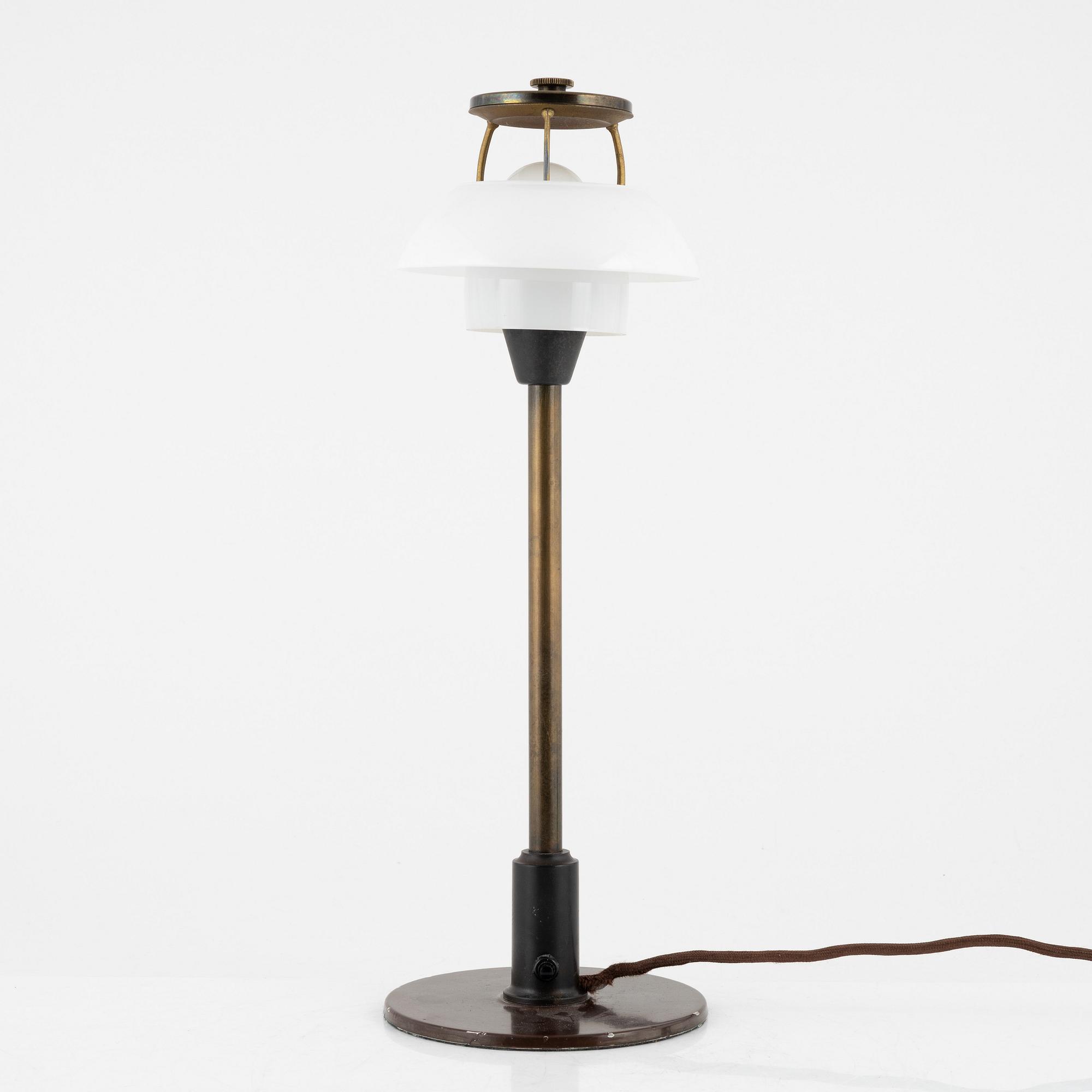 Poul Henningsen, a 3½ - 2½ table light, Louis Poulsen, Denmark, 1940's/50's.