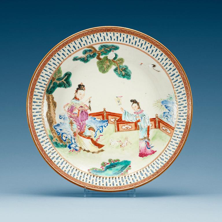 A famille rose dish, Qing dynasty, Qianlong (1736-95).