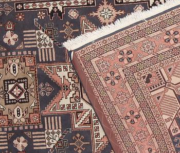 MATTA, orient. Ca 250 x 170 cm.