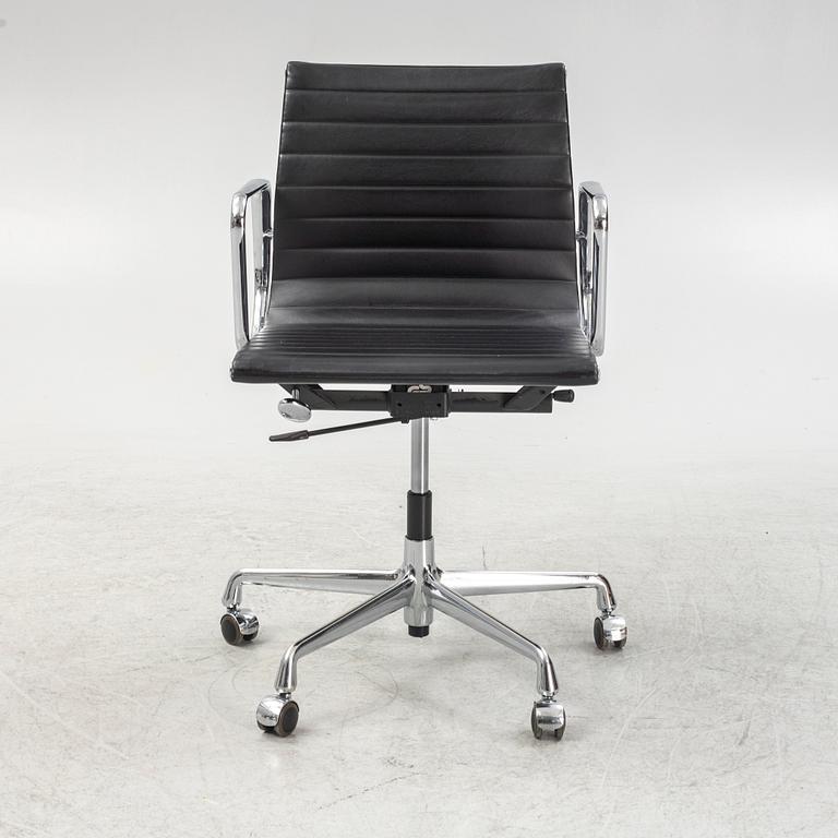 Charles & Ray Eames, an 'EA 117' desk chair, Vitra.