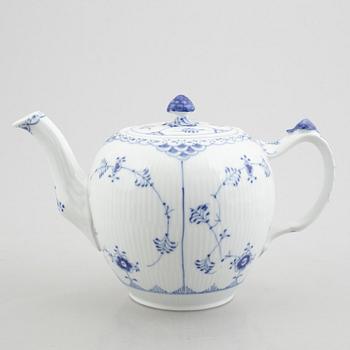 A teapot, a chocolate pot and two sugar bowls, "Blue Fluted Halv Lace"/ "Musselmalet", Royal Copenhagen.