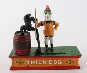 MEKANISK SPARBÖSSA, "Trick dog".