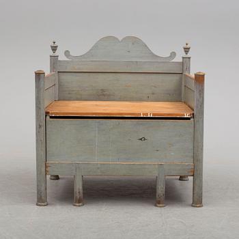 BARNSÄNG/STOL/FÖRVARING, 1800-tal.